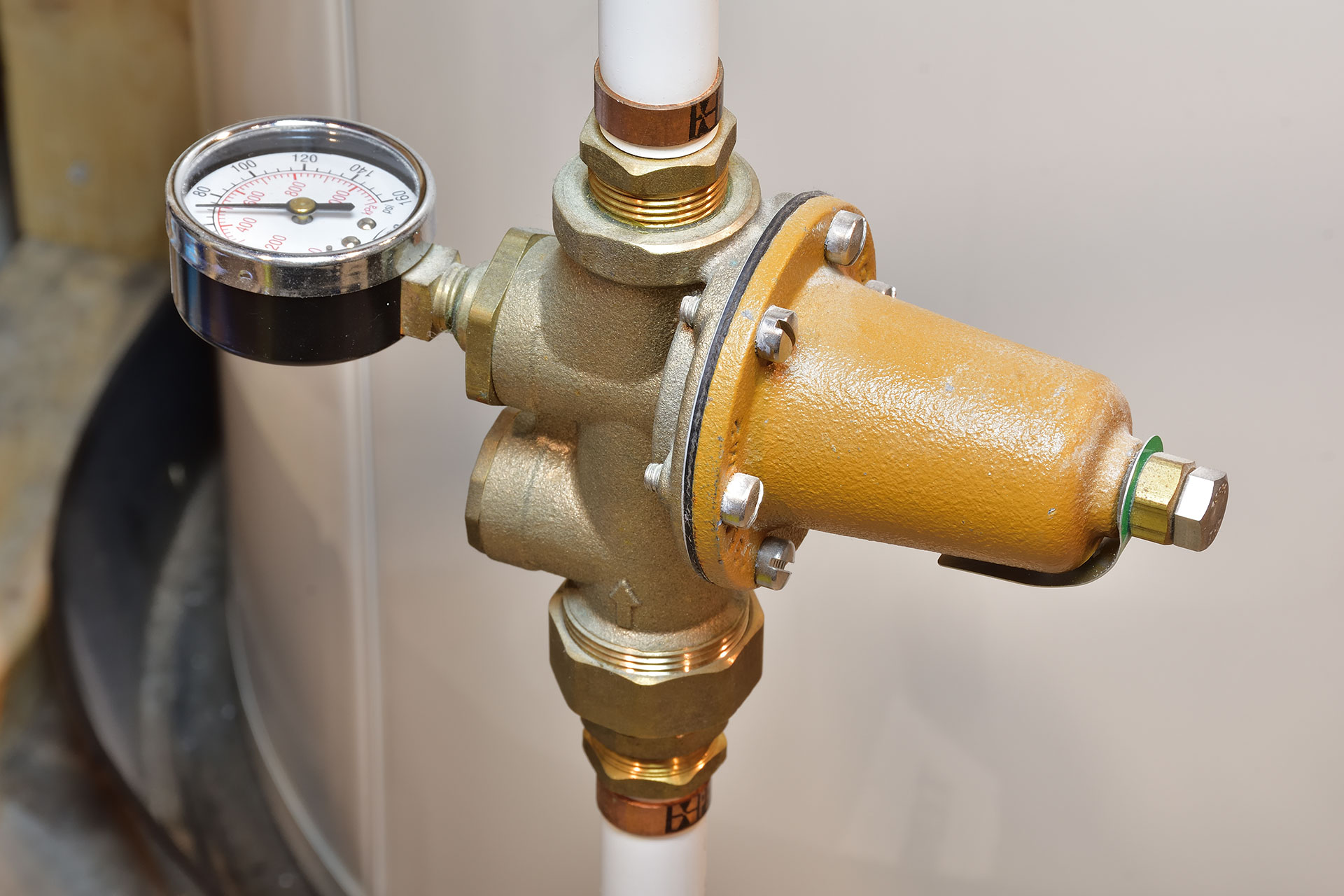 pressure regulator valve